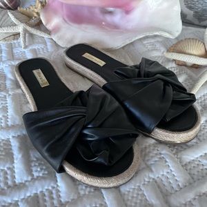 🆕 NWOT LOUISE ET CIE Sandals Slides